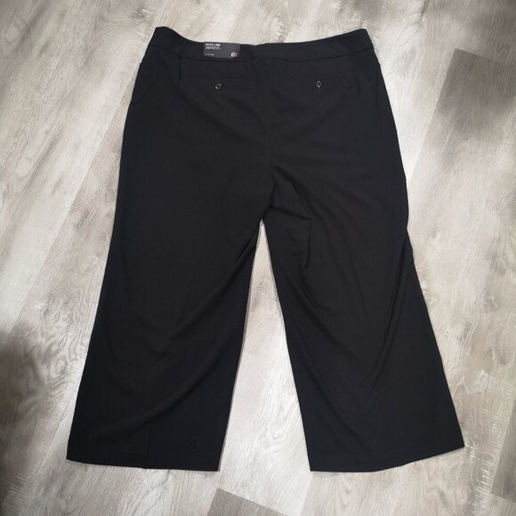 NWT Lane Bryant Ladies Size 22 Petite Black Wide Leg Right Fit Technology Pants - Picture 2 of 13